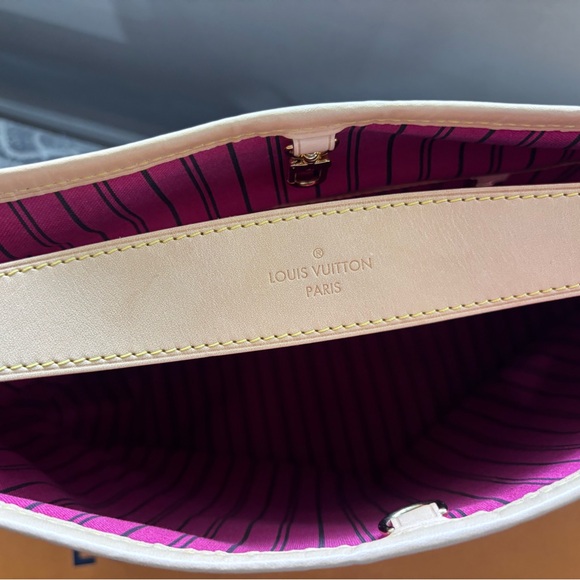 Authentic Louis Vuitton NEW delightful PM discontinued Pink pivone monogram bag - Picture 12 of 13